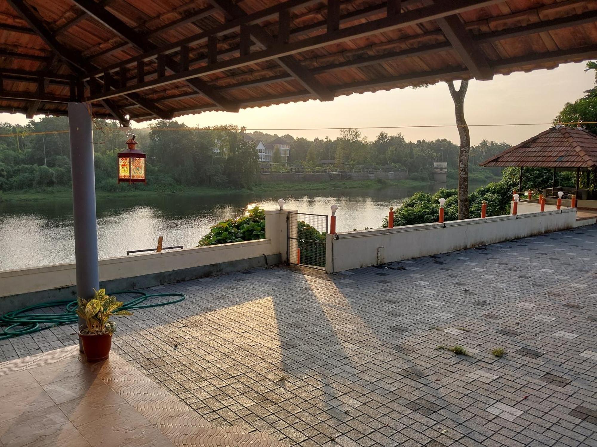 Stayberries River Rock Villa Athirapilly Kizhake Chālakudi المظهر الخارجي الصورة