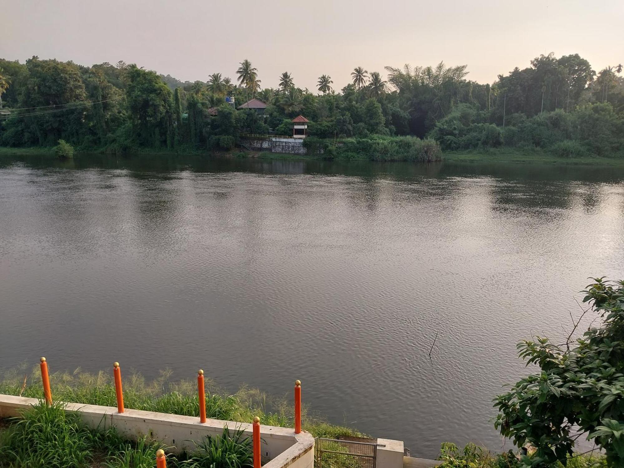Stayberries River Rock Villa Athirapilly Kizhake Chālakudi المظهر الخارجي الصورة